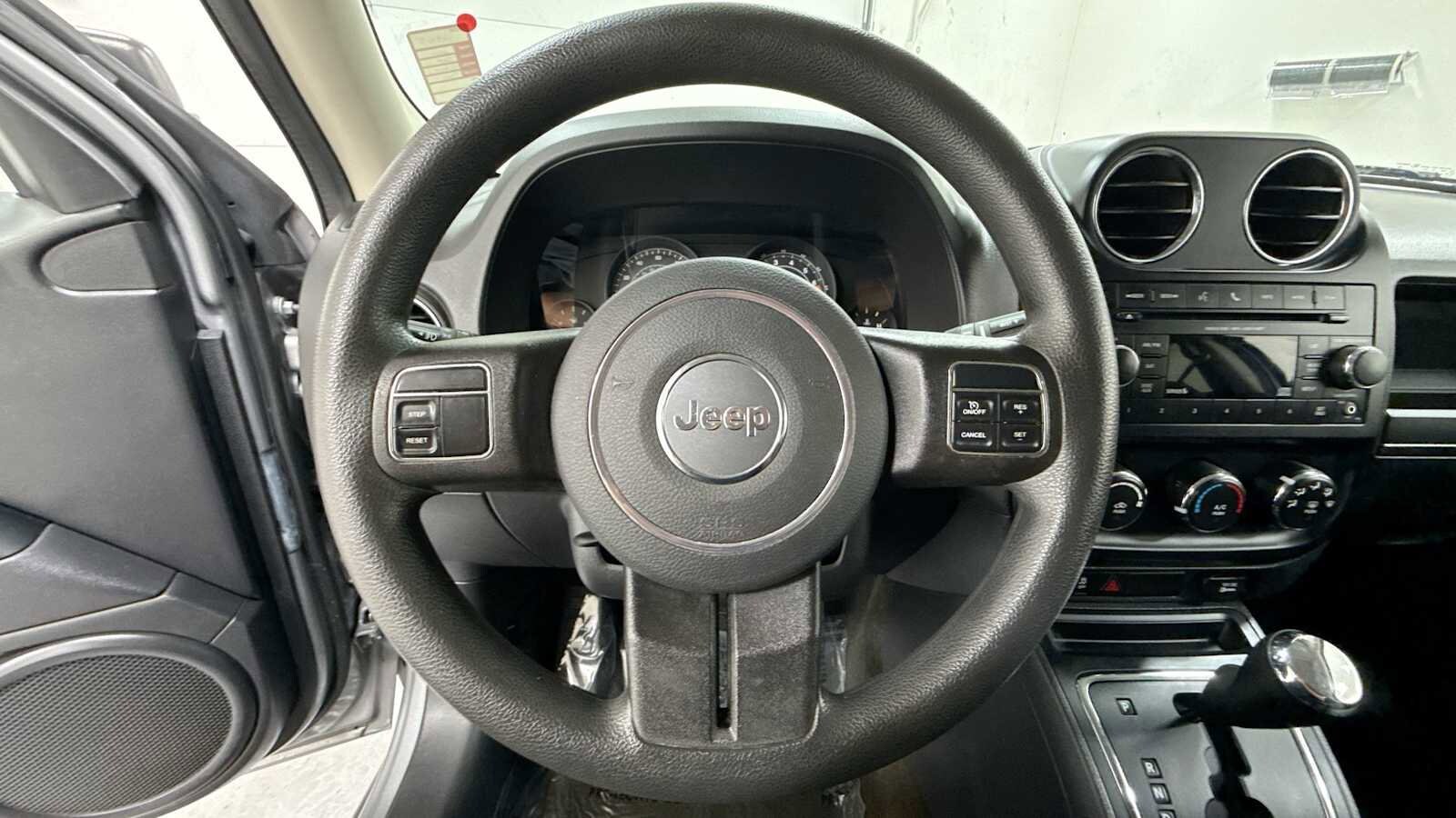 Thumbnail: 2016 Jeep Patriot - 16