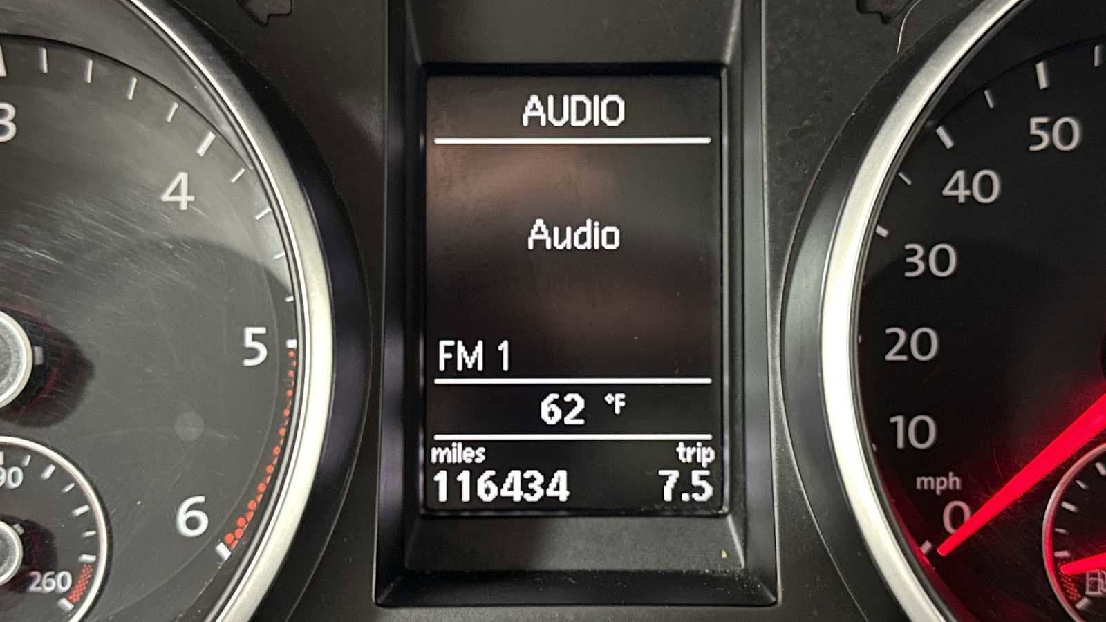 Thumbnail: 2011 Volkswagen Jetta - 17