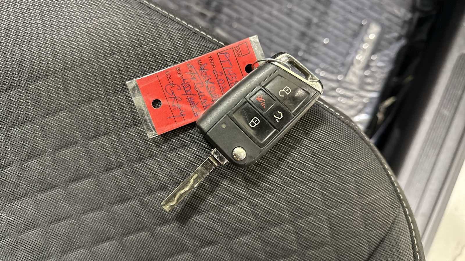 Thumbnail: 2021 Volkswagen Tiguan - 30