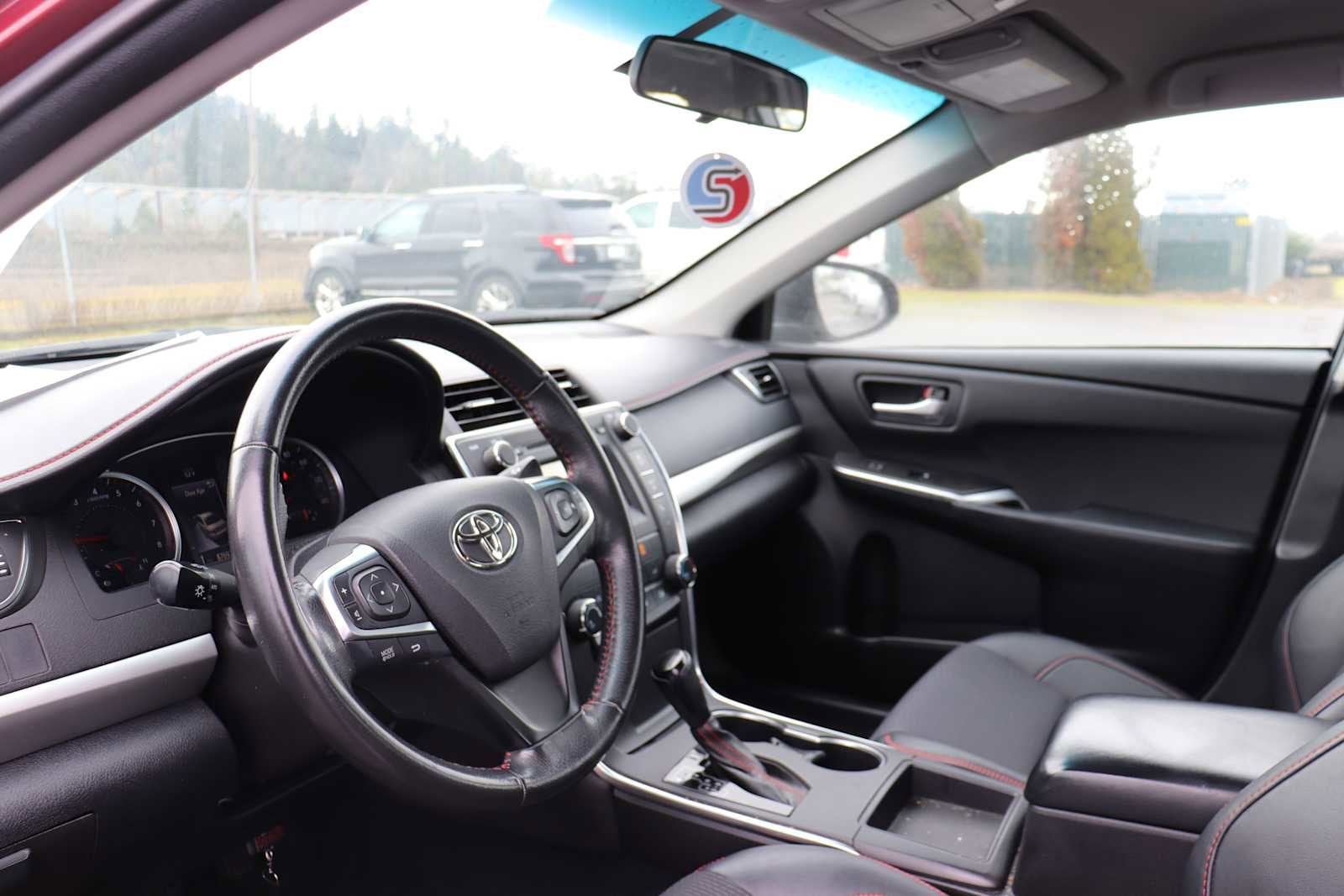 Thumbnail: 2017 Toyota Camry - 10