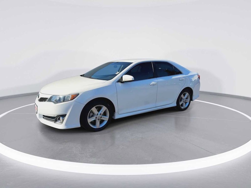 Used 2013 Toyota Camry SE Sedan