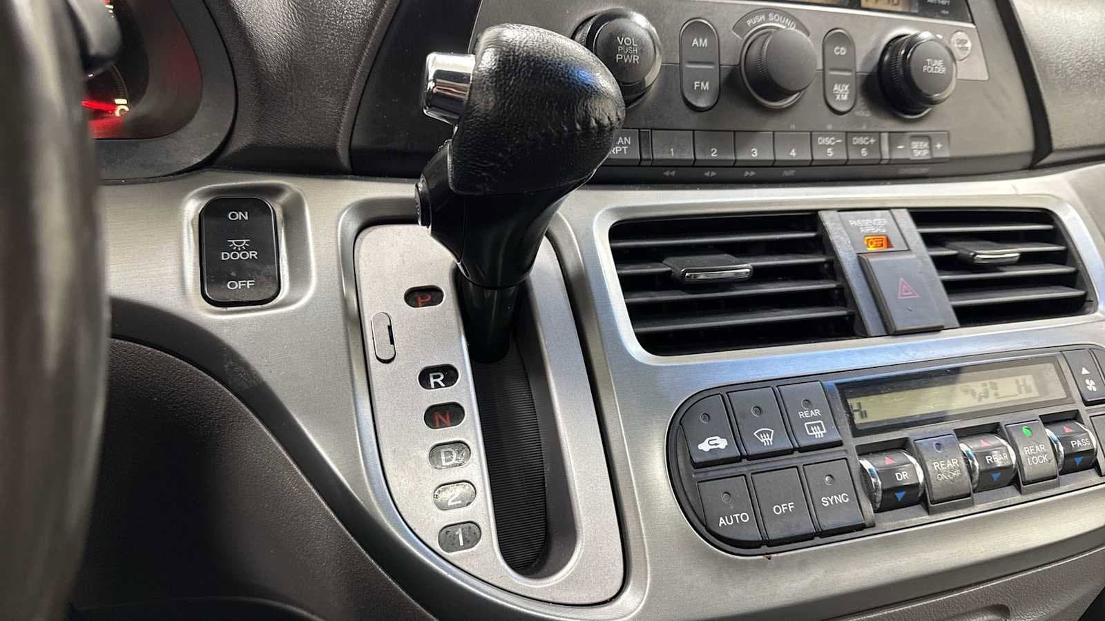 Thumbnail: 2010 Honda Odyssey - 22