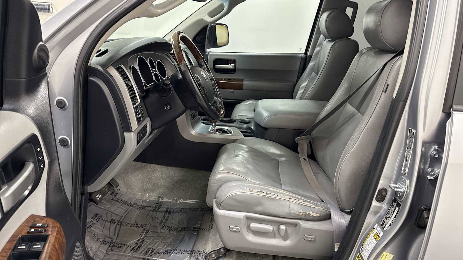 Thumbnail: 2010 Toyota Sequoia - 13