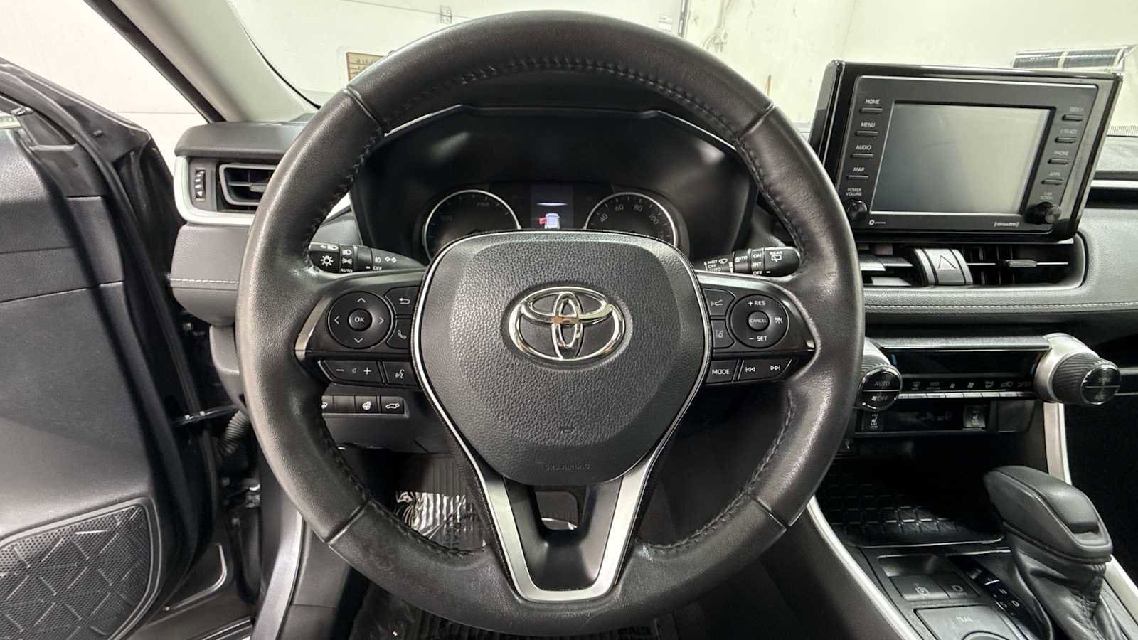 Thumbnail: 2021 Toyota RAV4 - 16