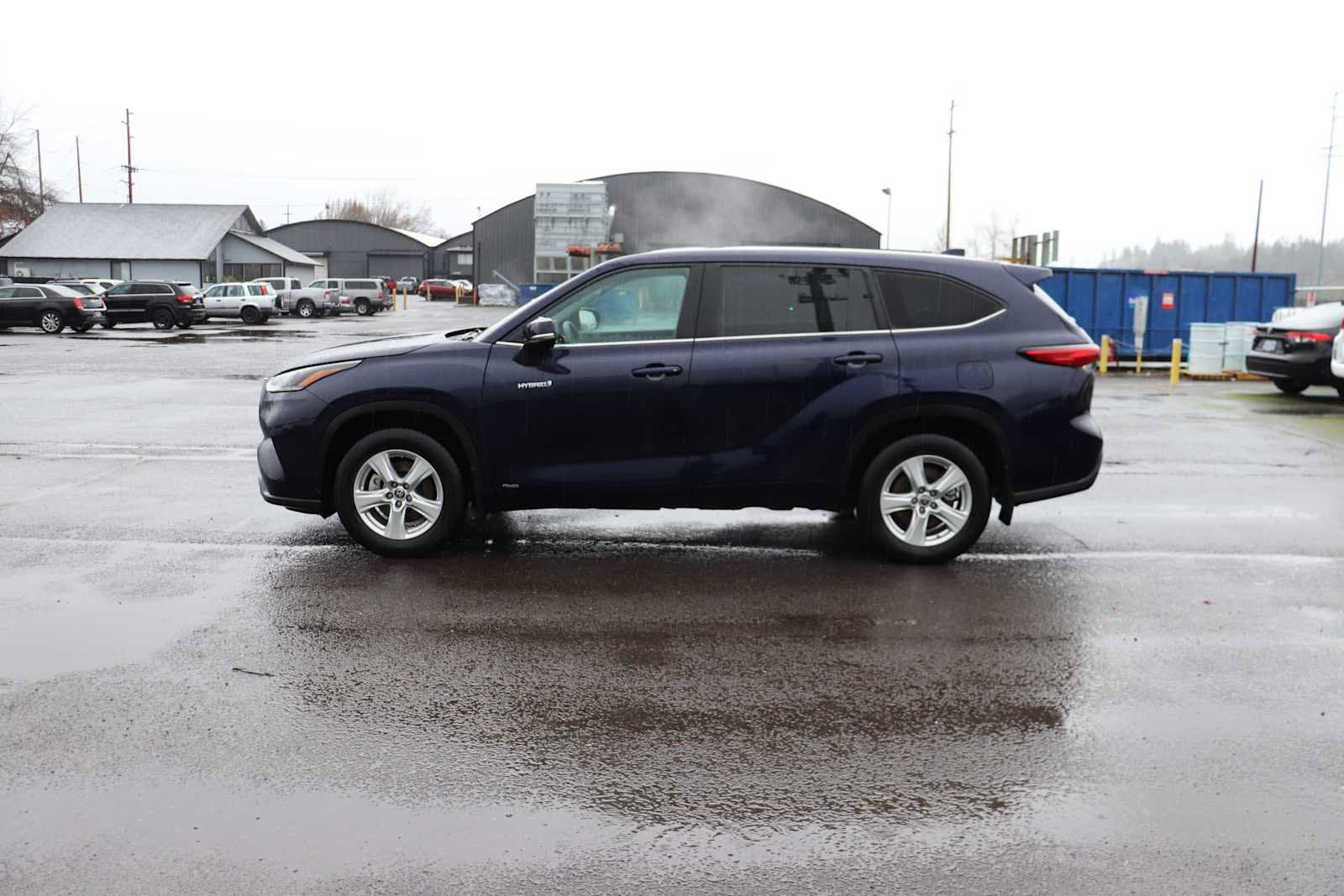 Thumbnail: 2021 Toyota Highlander - 8