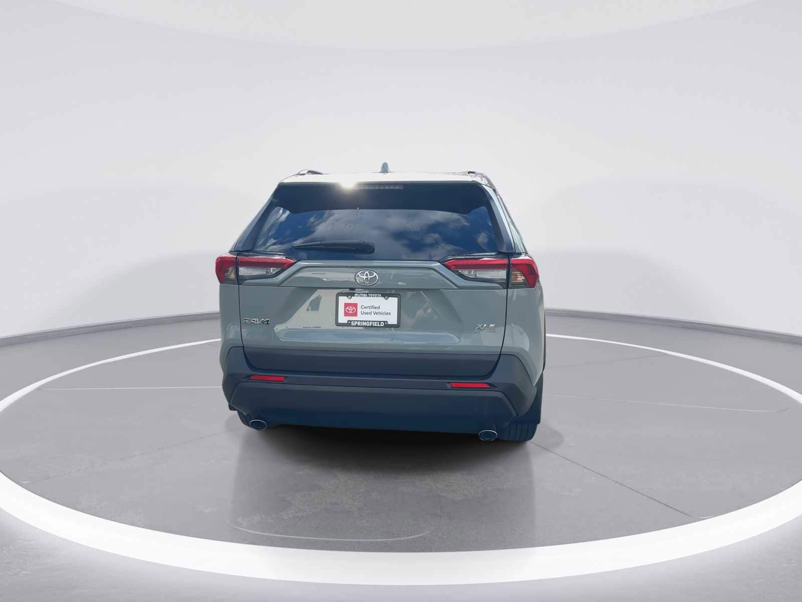 Thumbnail: 2021 Toyota RAV4 - 7