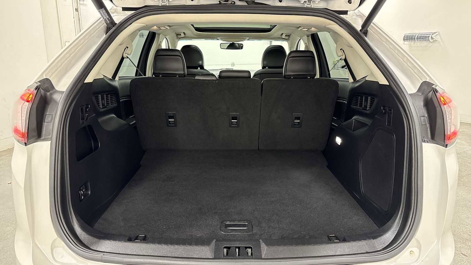 Thumbnail: 2018 Ford Edge - 28