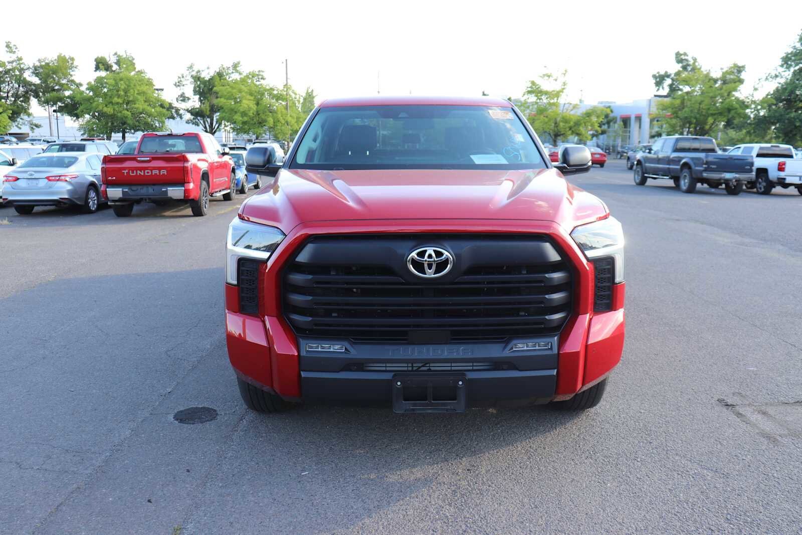 2022 Toyota Tundra SR5 photo 2