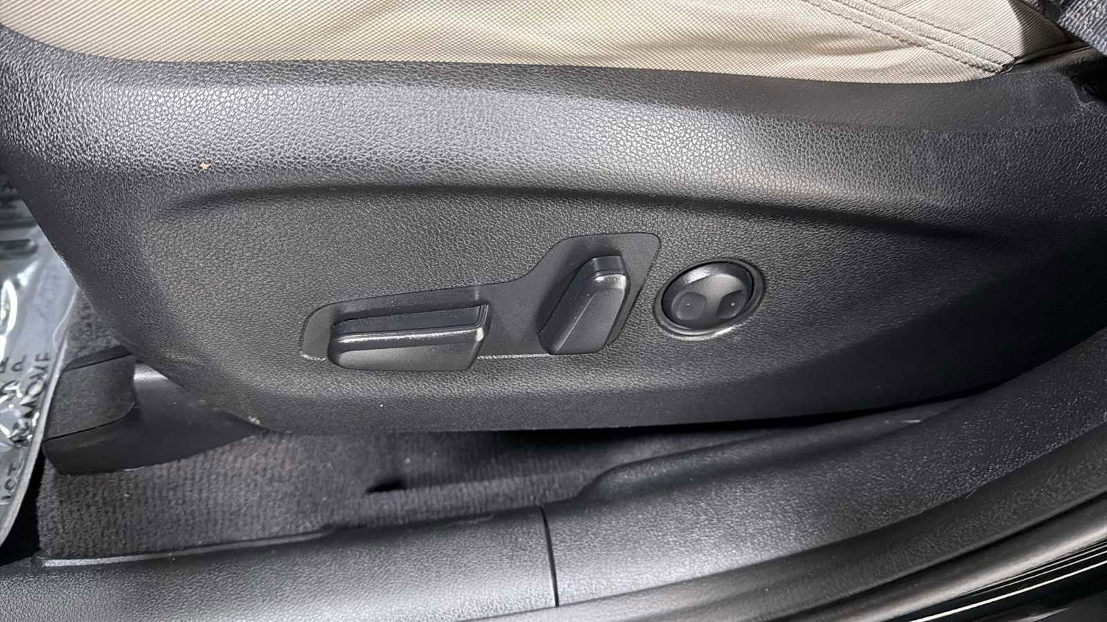 Thumbnail: 2017 Kia Sorento - 14