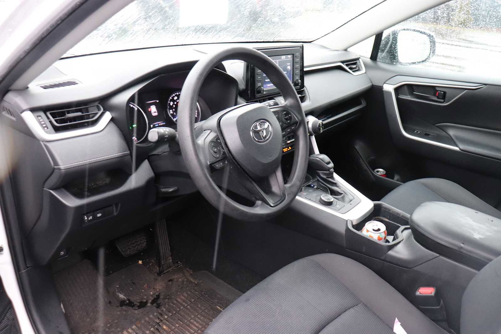 Thumbnail: 2020 Toyota RAV4 - 10