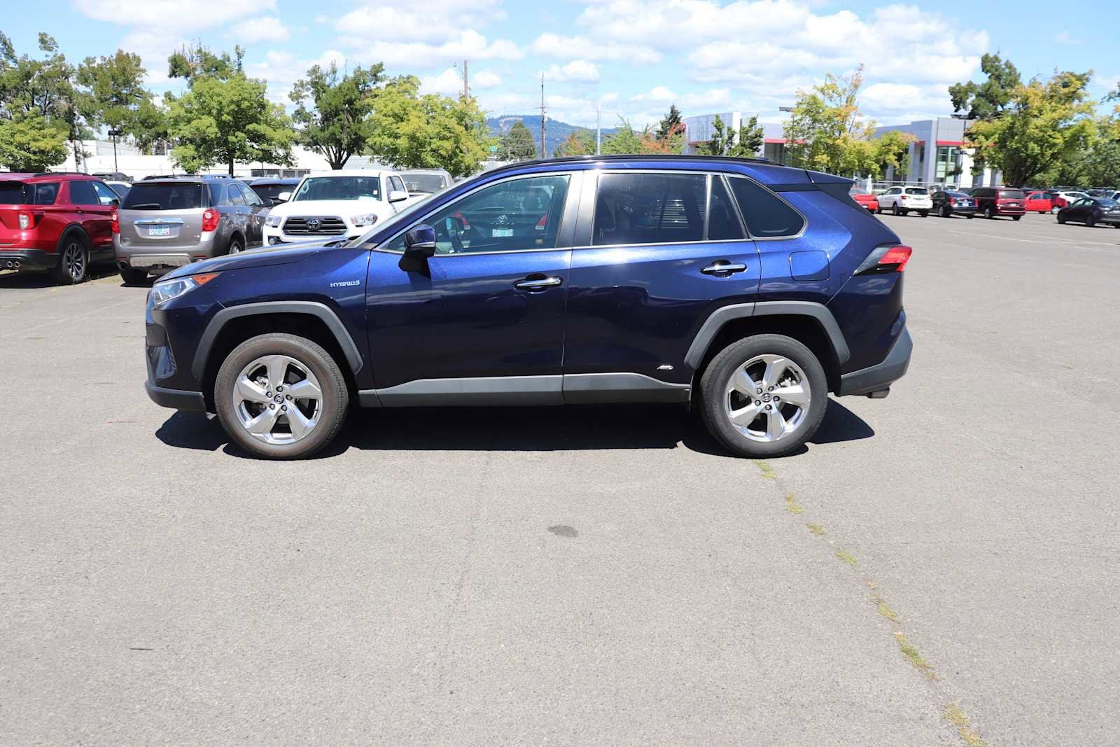 Thumbnail: 2021 Toyota RAV4 - 8