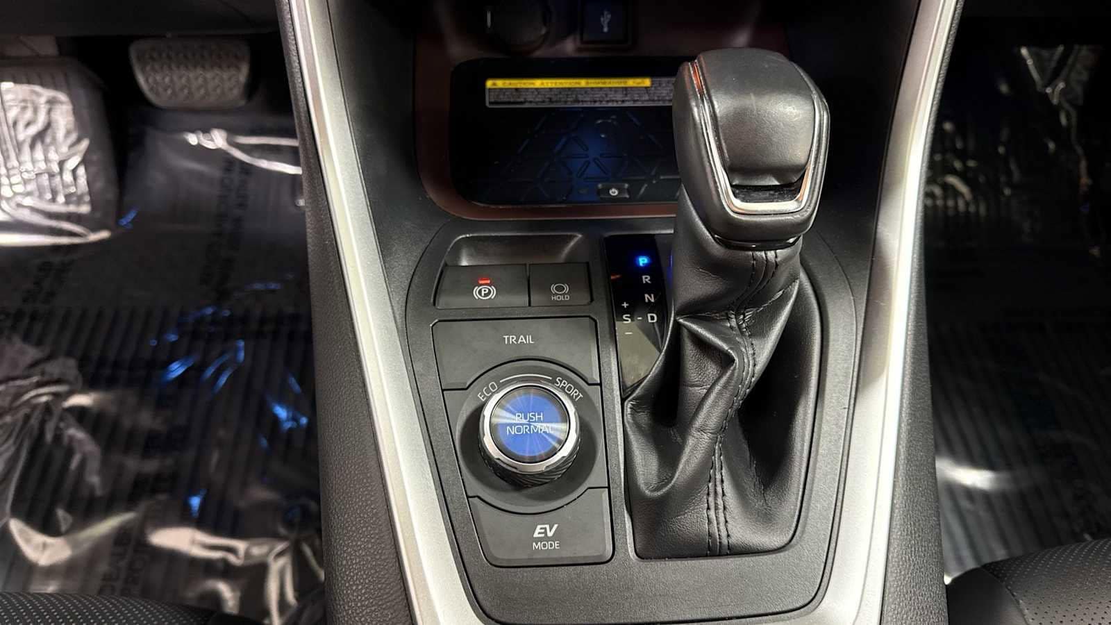 Thumbnail: 2020 Toyota RAV4 - 21