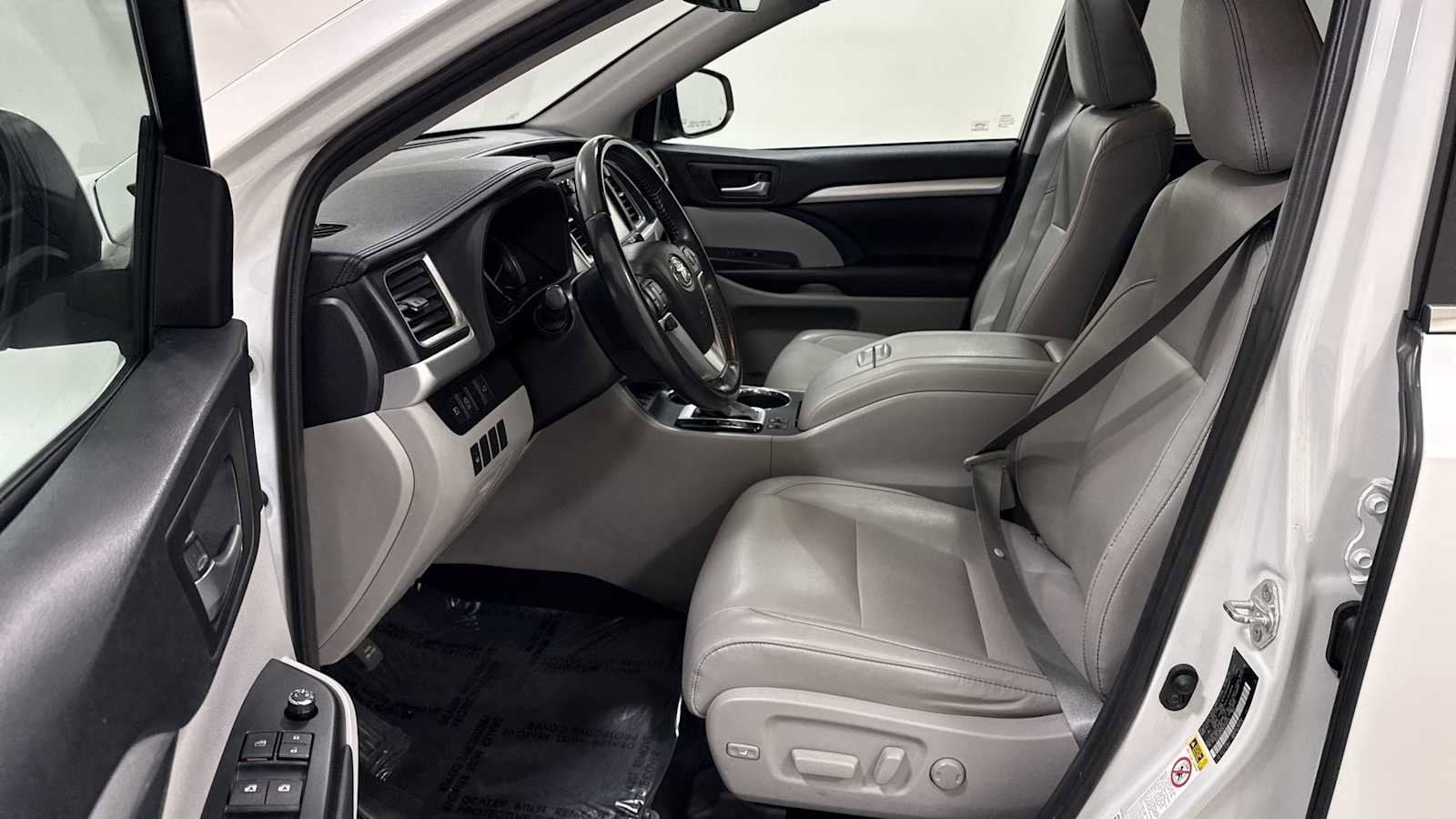 Thumbnail: 2019 Toyota Highlander - 13