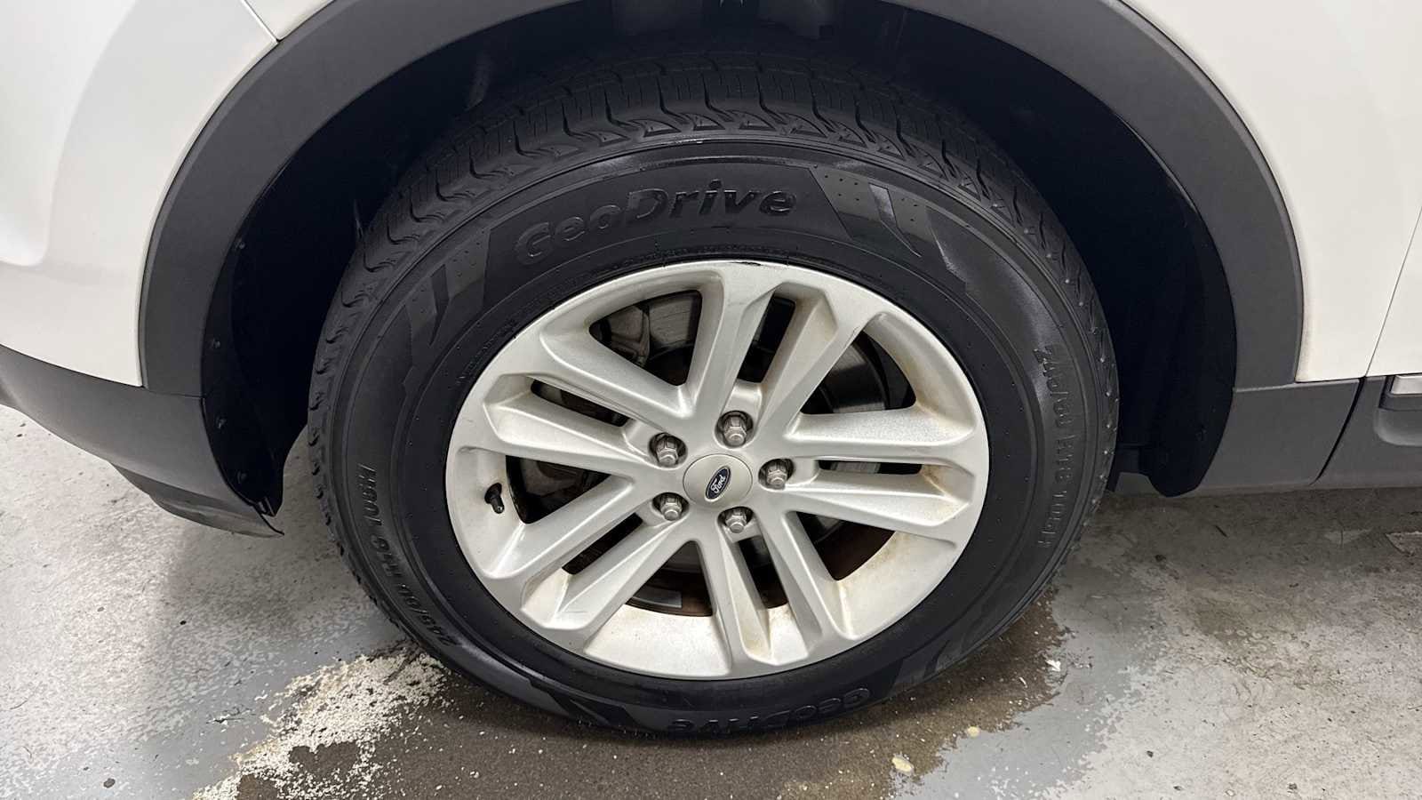 Thumbnail: 2013 Ford Explorer - 10