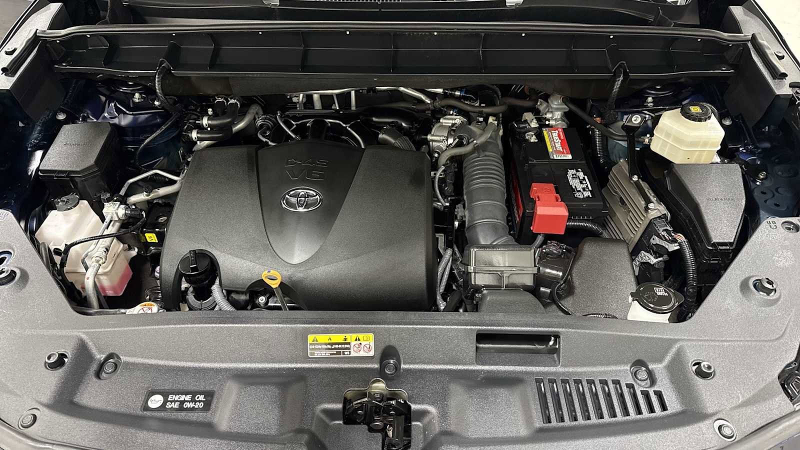 Thumbnail: 2021 Toyota Highlander - 32