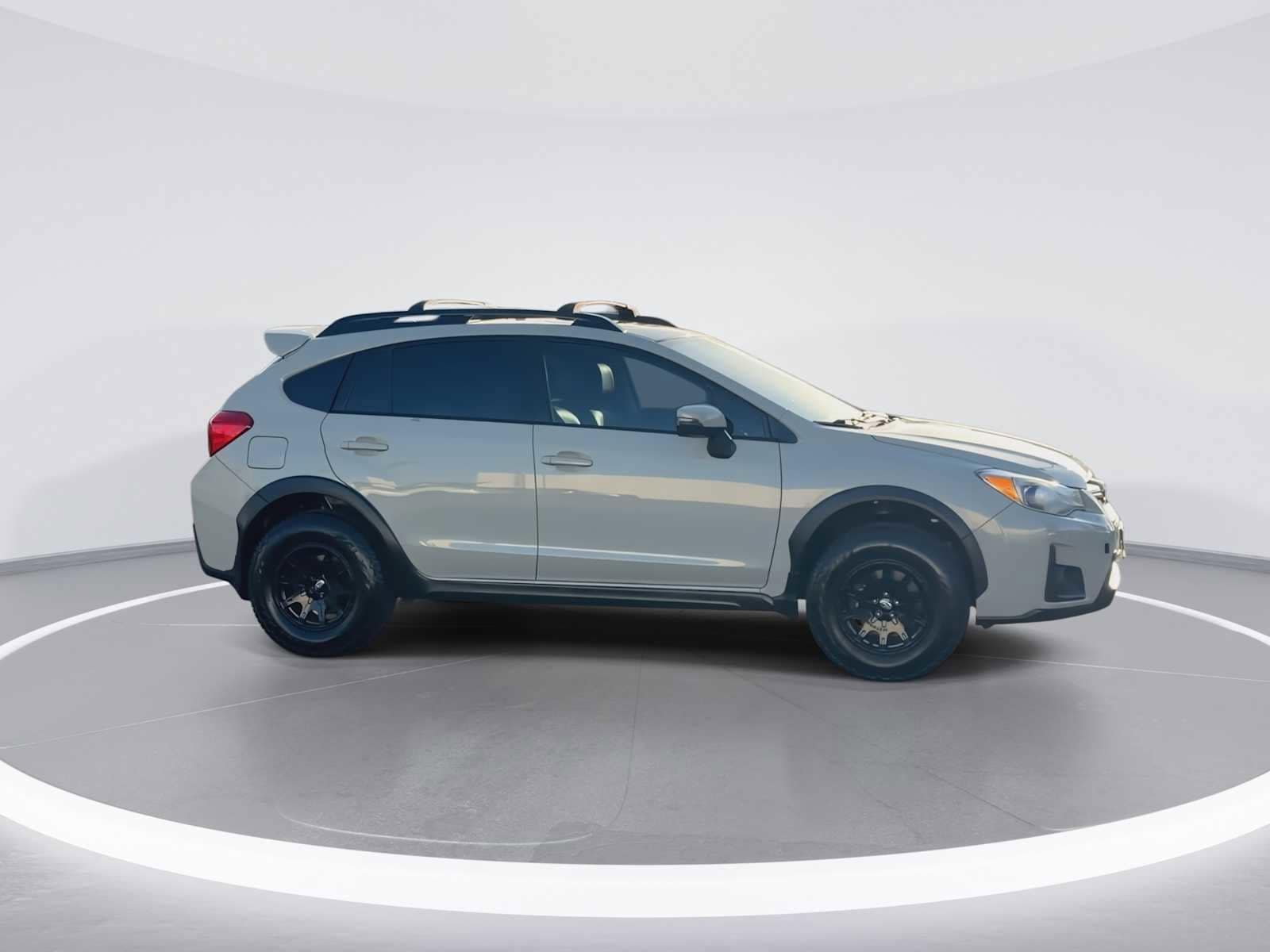 Thumbnail: 2017 Subaru Crosstrek - 9