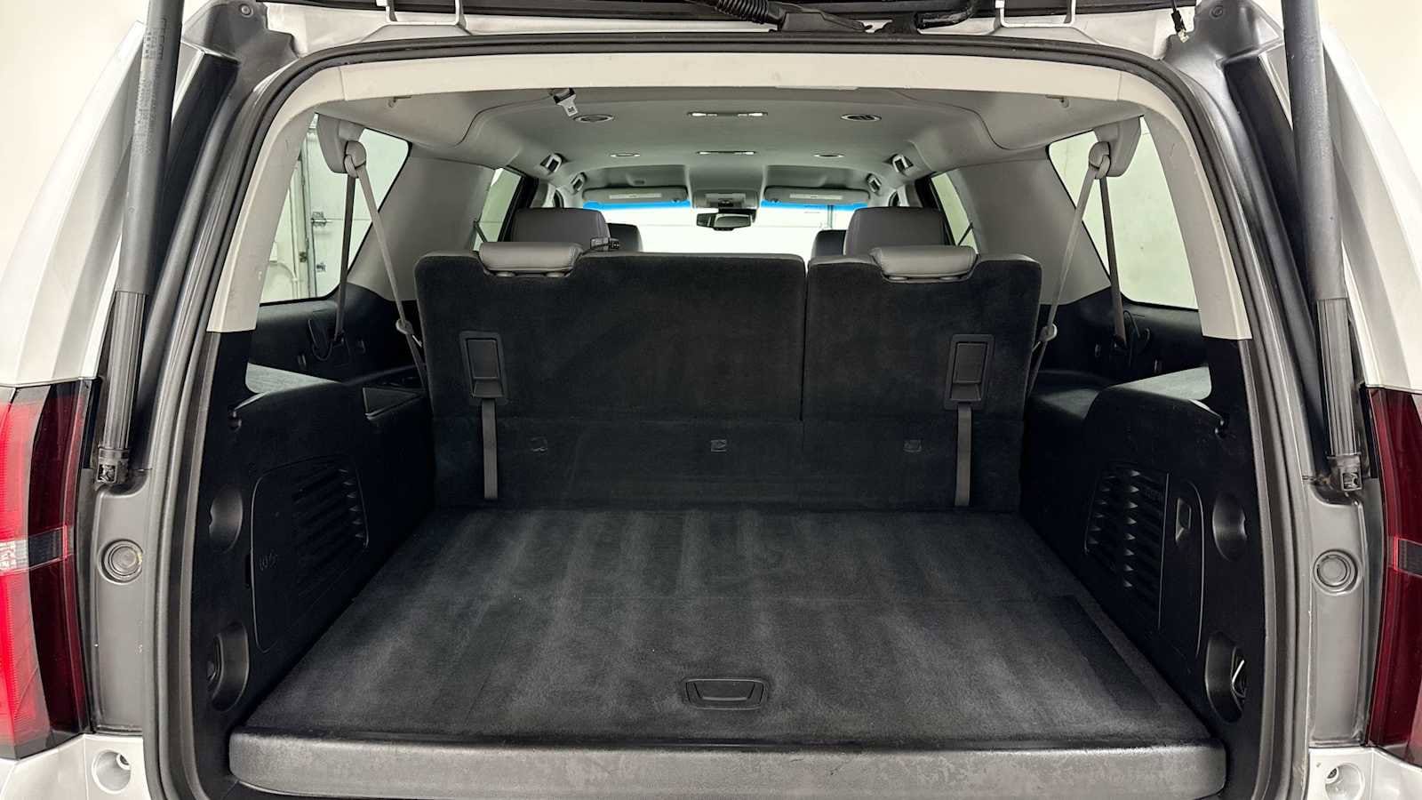Thumbnail: 2015 Chevrolet Suburban - 28