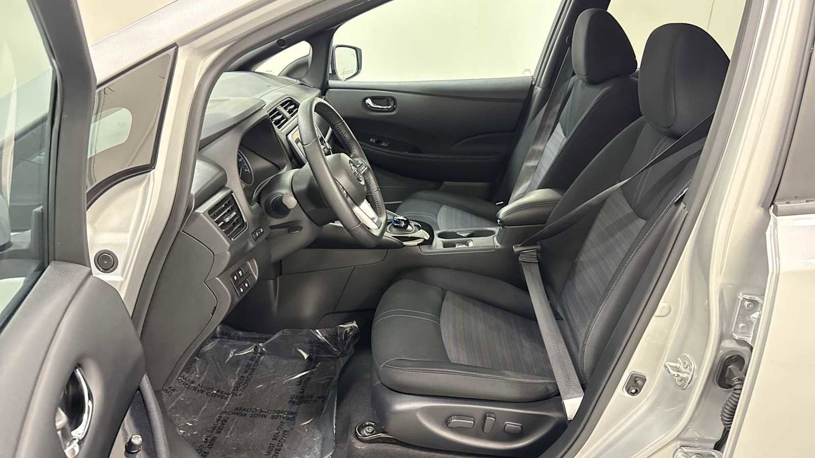 Thumbnail: 2021 Nissan Leaf - 13