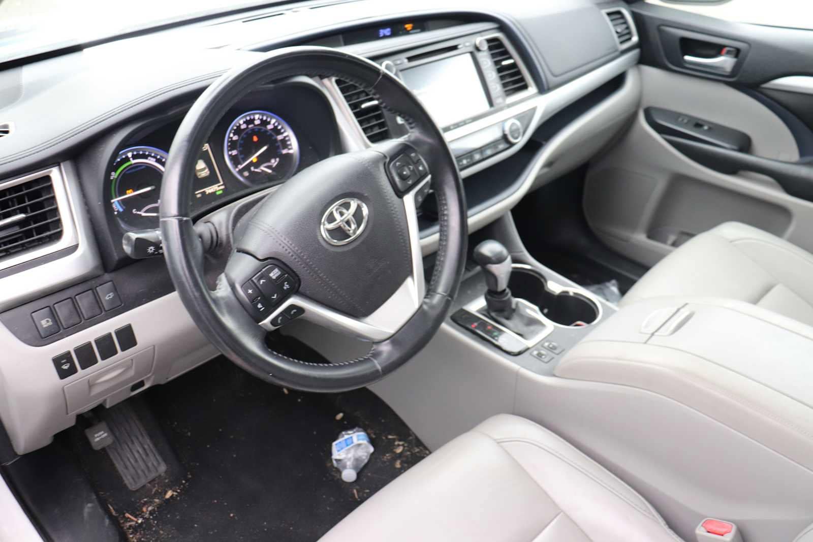 Thumbnail: 2017 Toyota Highlander - 10