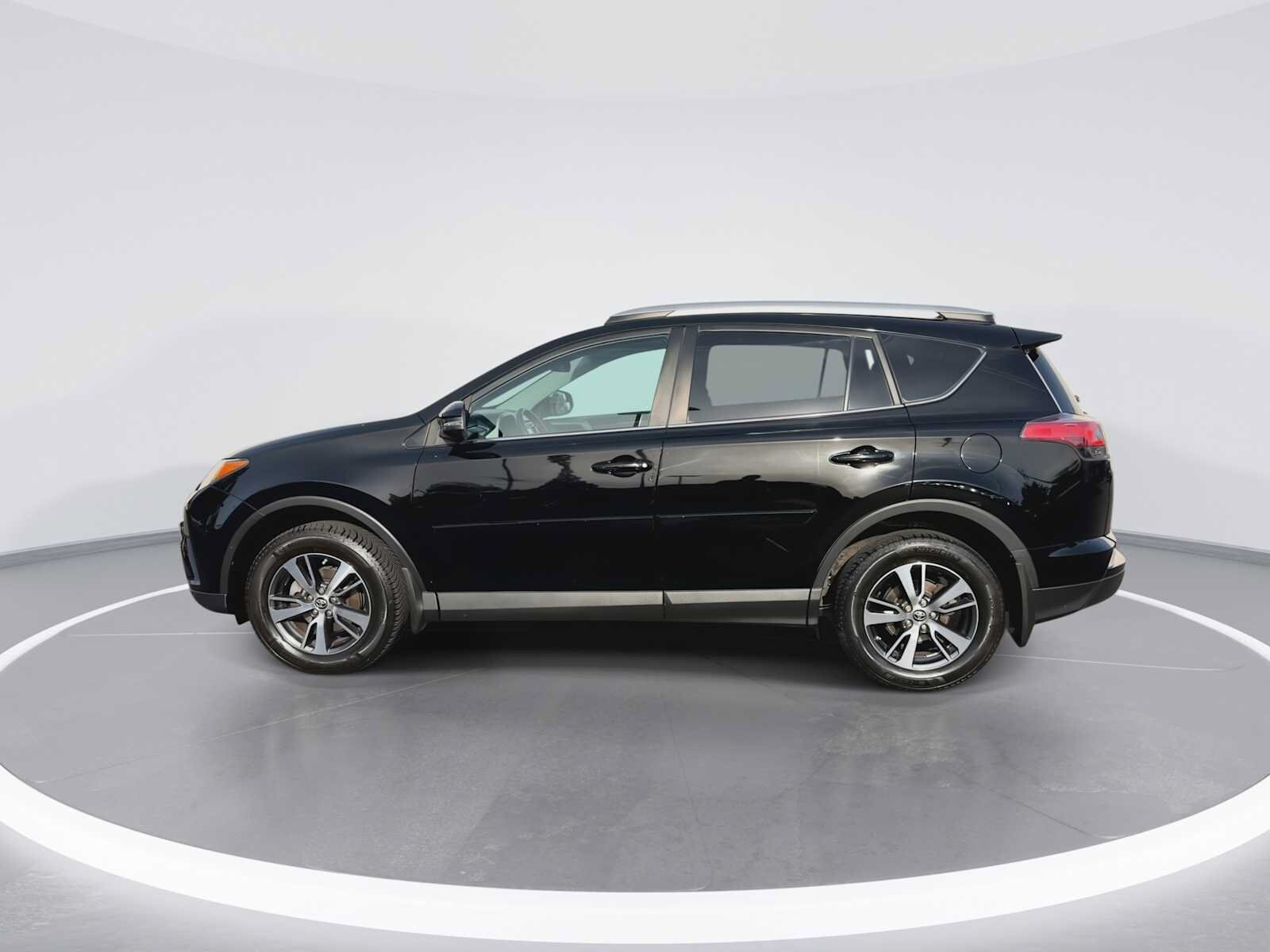 Thumbnail: 2016 Toyota RAV4 - 4