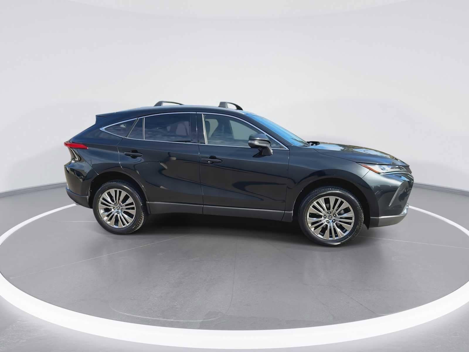 Thumbnail: 2022 Toyota Venza - 9