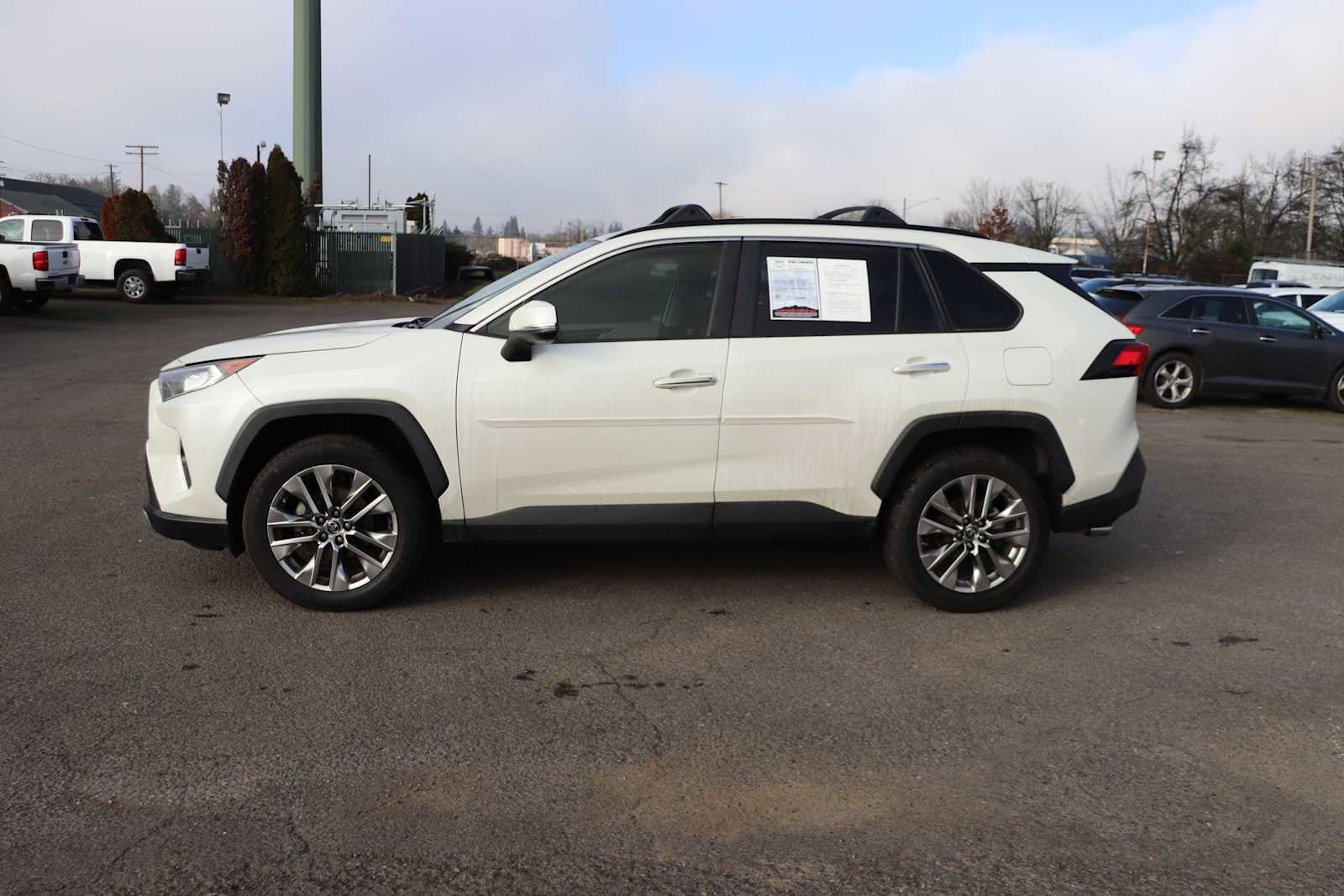 Thumbnail: 2019 Toyota RAV4 - 8