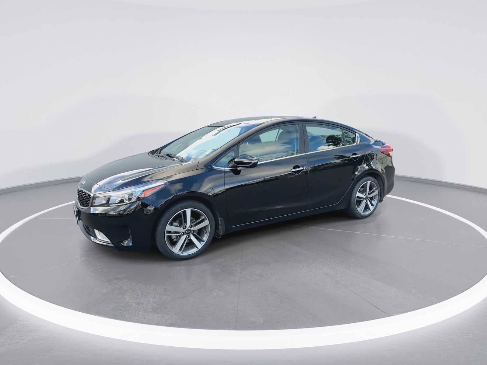 Thumbnail: 2017 Kia Forte - 4