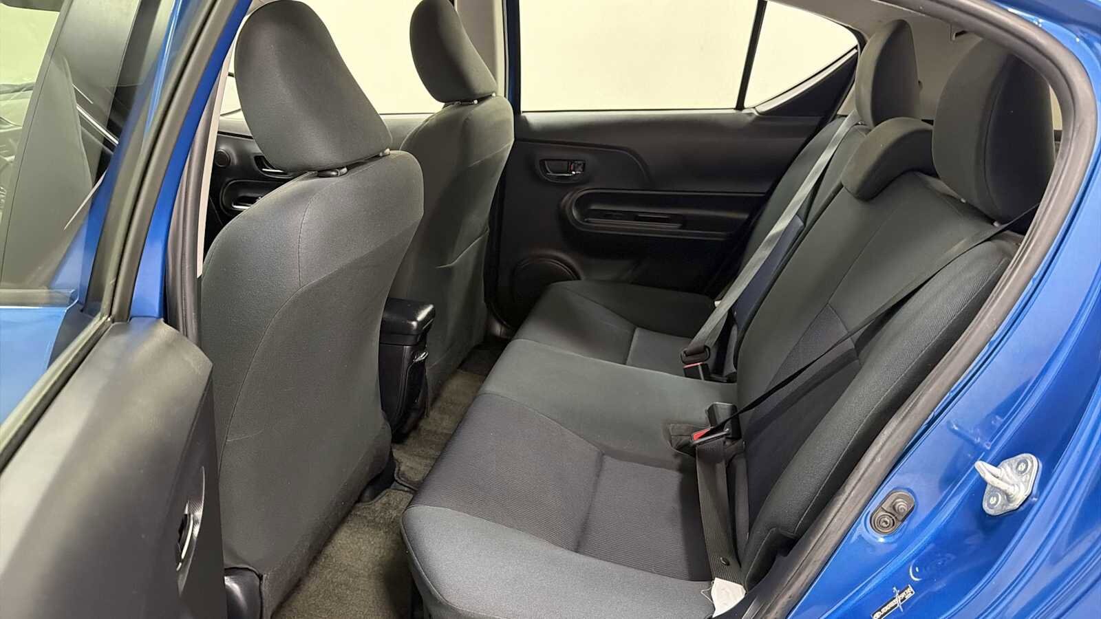 Thumbnail: 2017 Toyota Prius c - 22