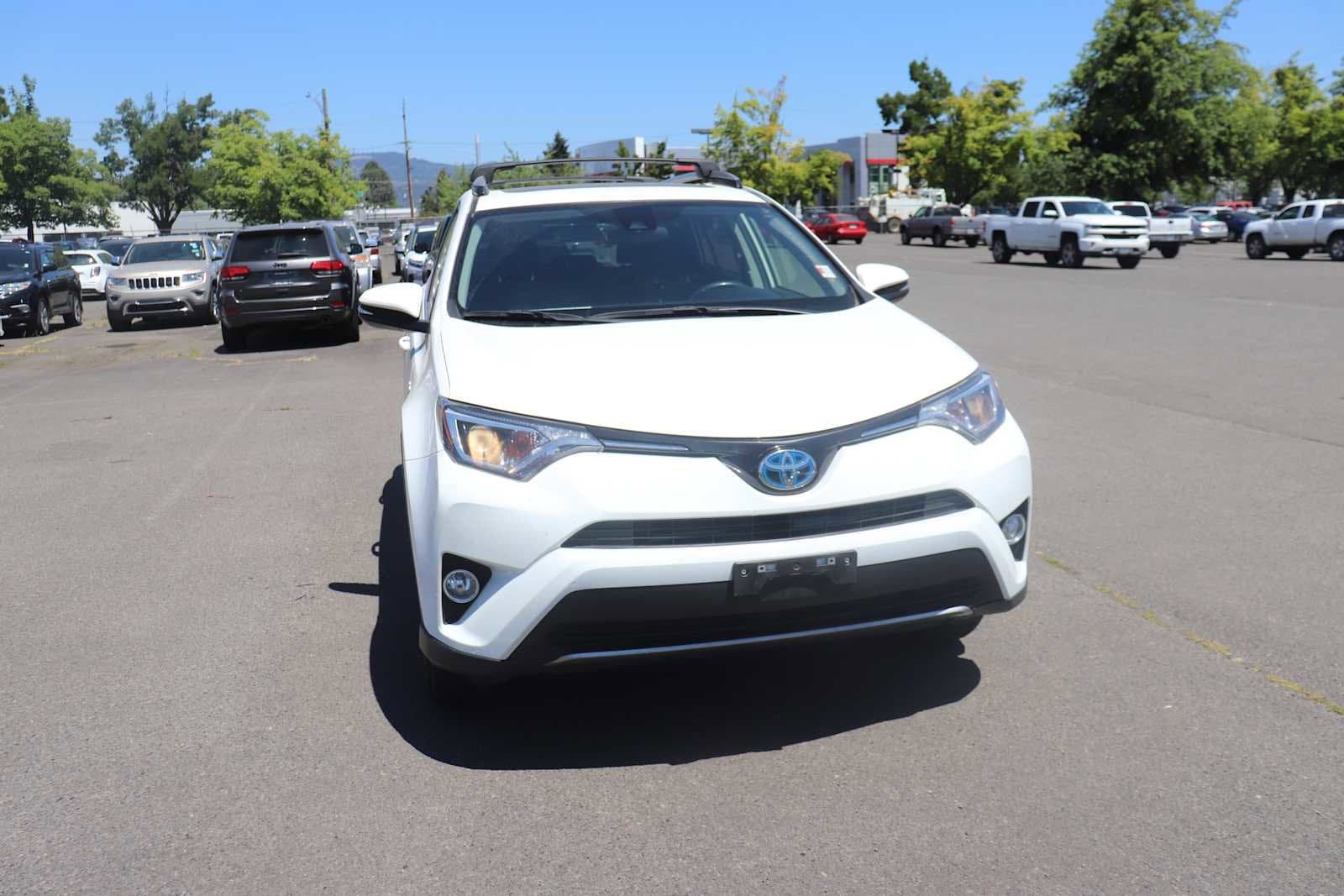 Thumbnail: 2018 Toyota RAV4 - 3