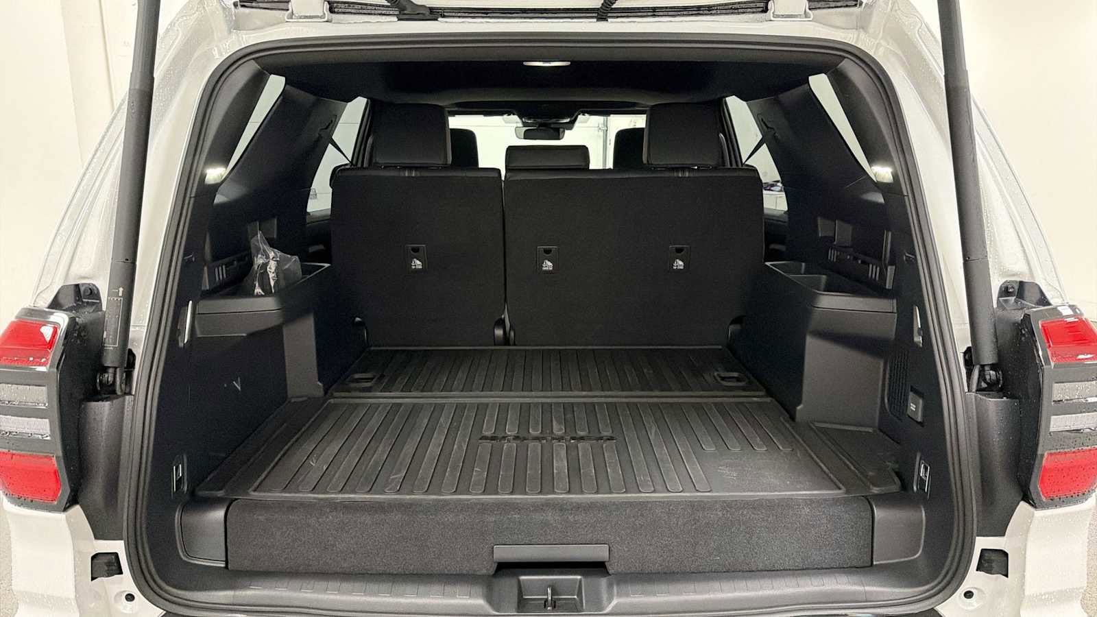 Thumbnail: 2025 Toyota 4Runner - 28