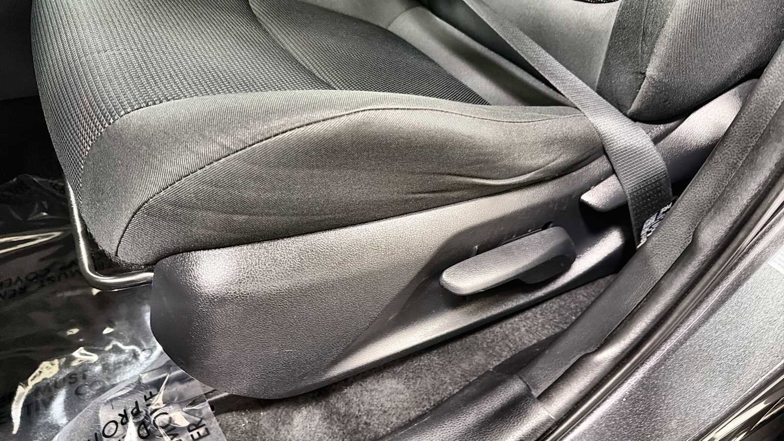 Thumbnail: 2021 Toyota RAV4 - 14