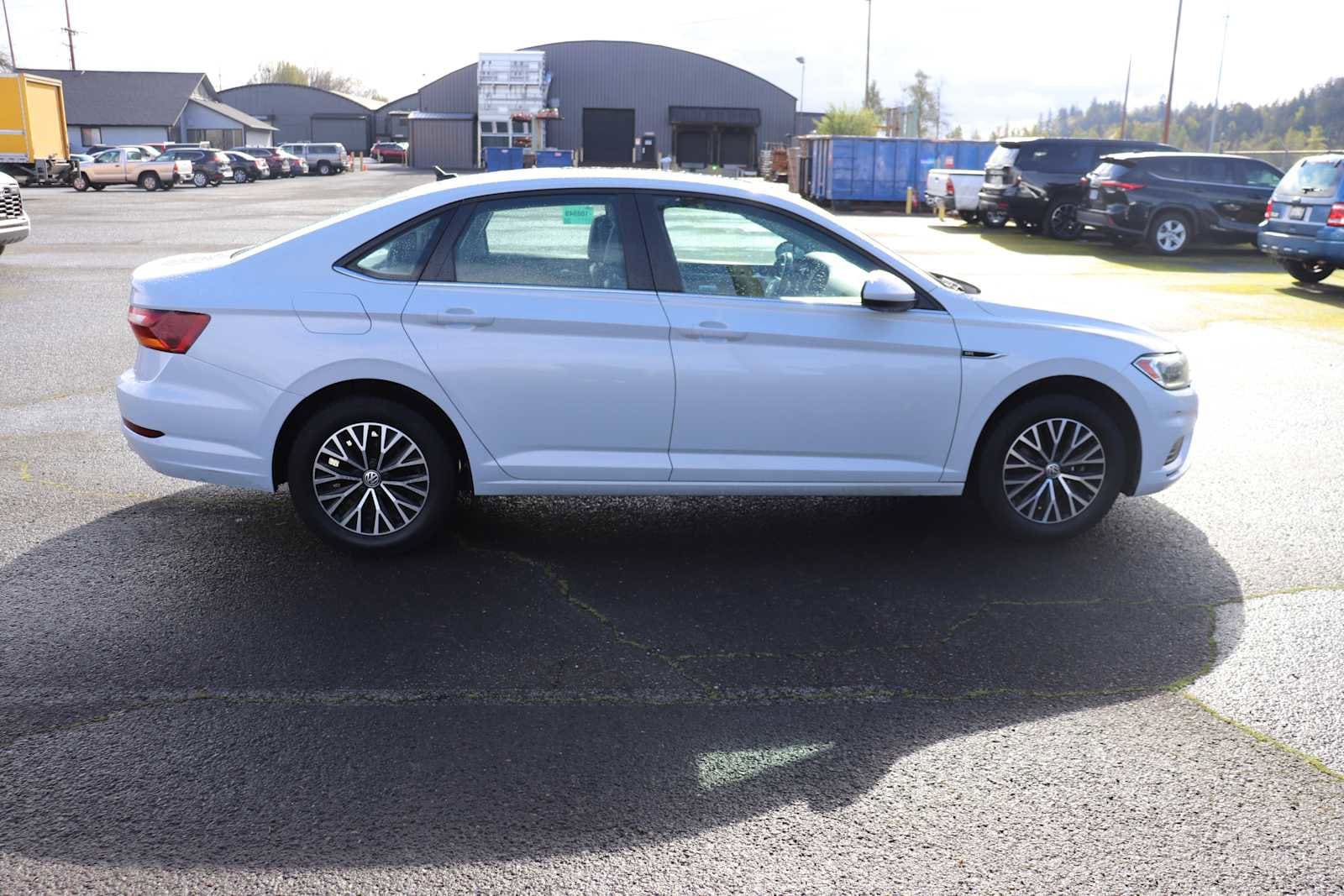 Thumbnail: 2019 Volkswagen Jetta - 4