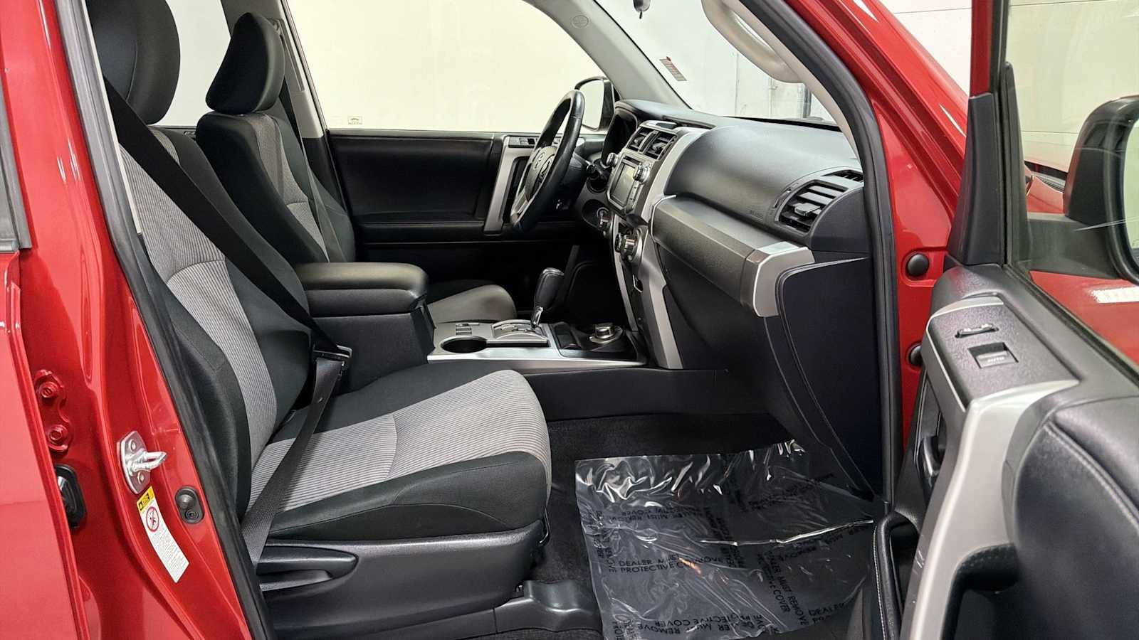 Thumbnail: 2019 Toyota 4Runner - 28