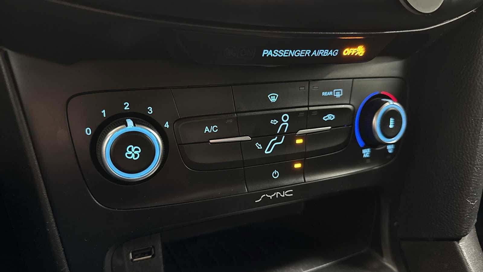 Thumbnail: 2017 Ford Focus - 20