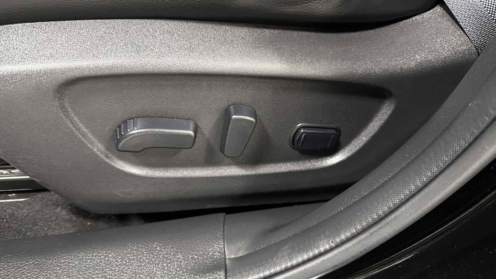 Thumbnail: 2018 Nissan Rogue Sport - 14