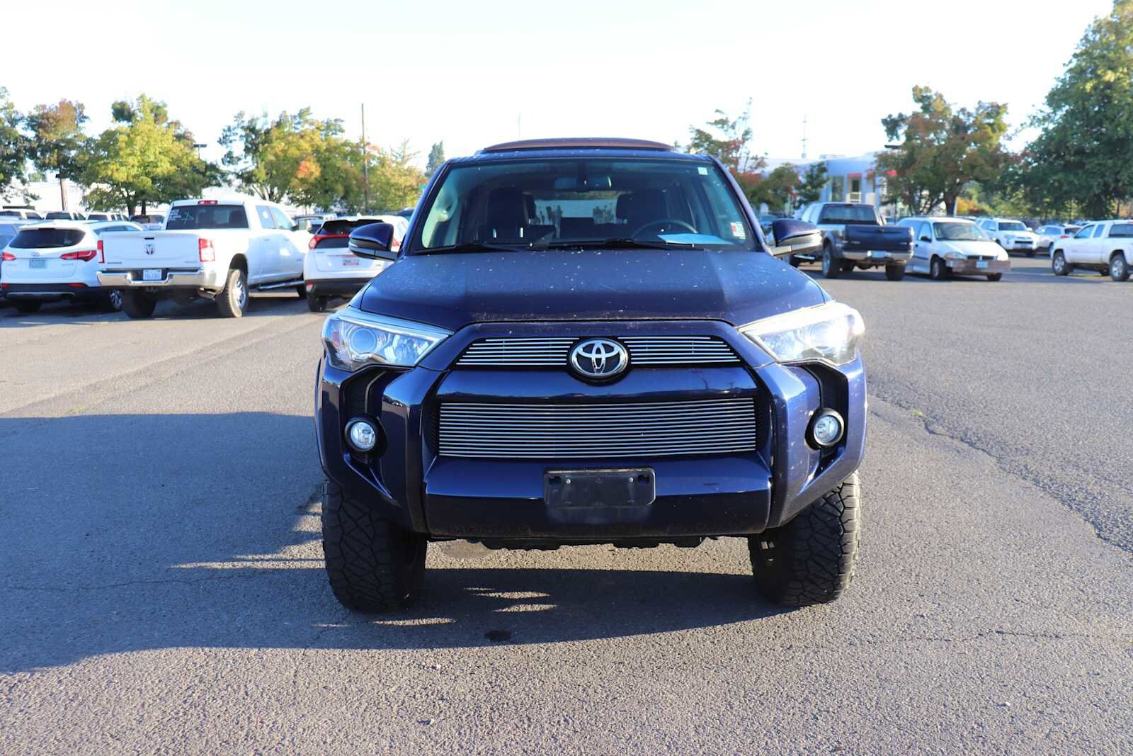 2017 Toyota 4Runner SR5 Premium photo 2