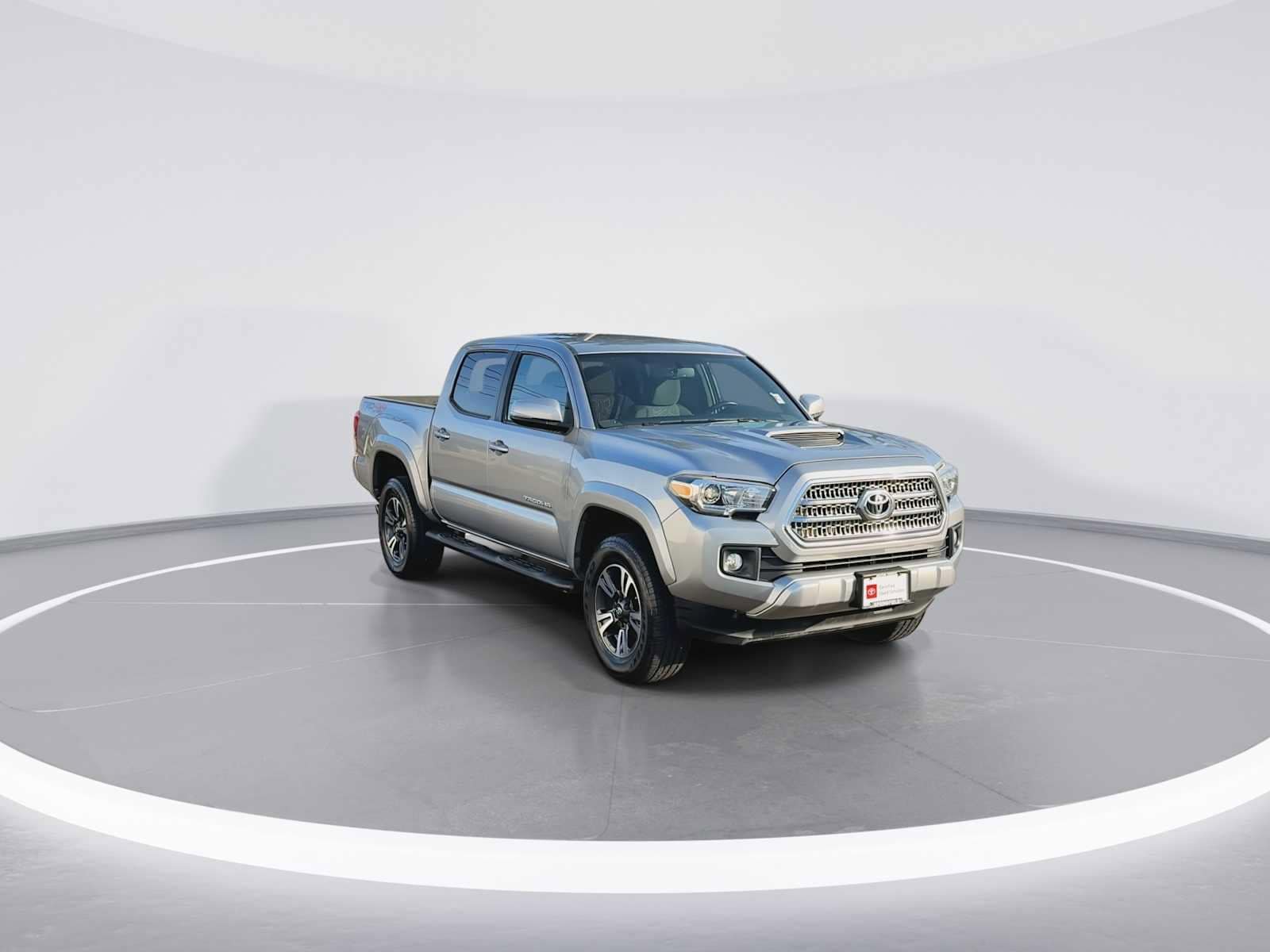 Thumbnail: 2017 Toyota Tacoma - 2