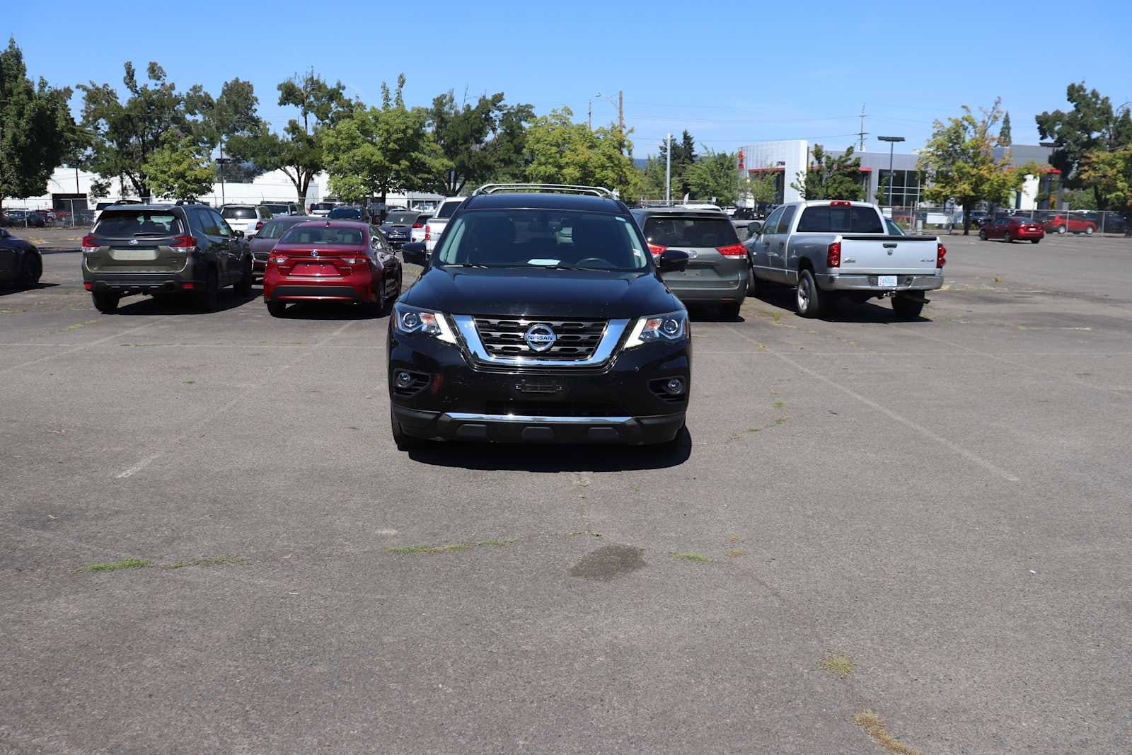 Thumbnail: 2017 Nissan Pathfinder - 2