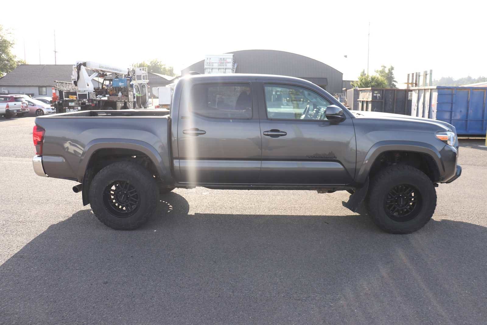 Thumbnail: 2021 Toyota Tacoma - 4