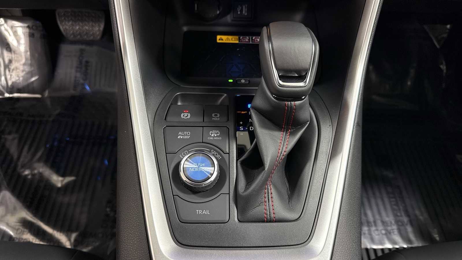 Thumbnail: 2025 Toyota RAV4 - 22