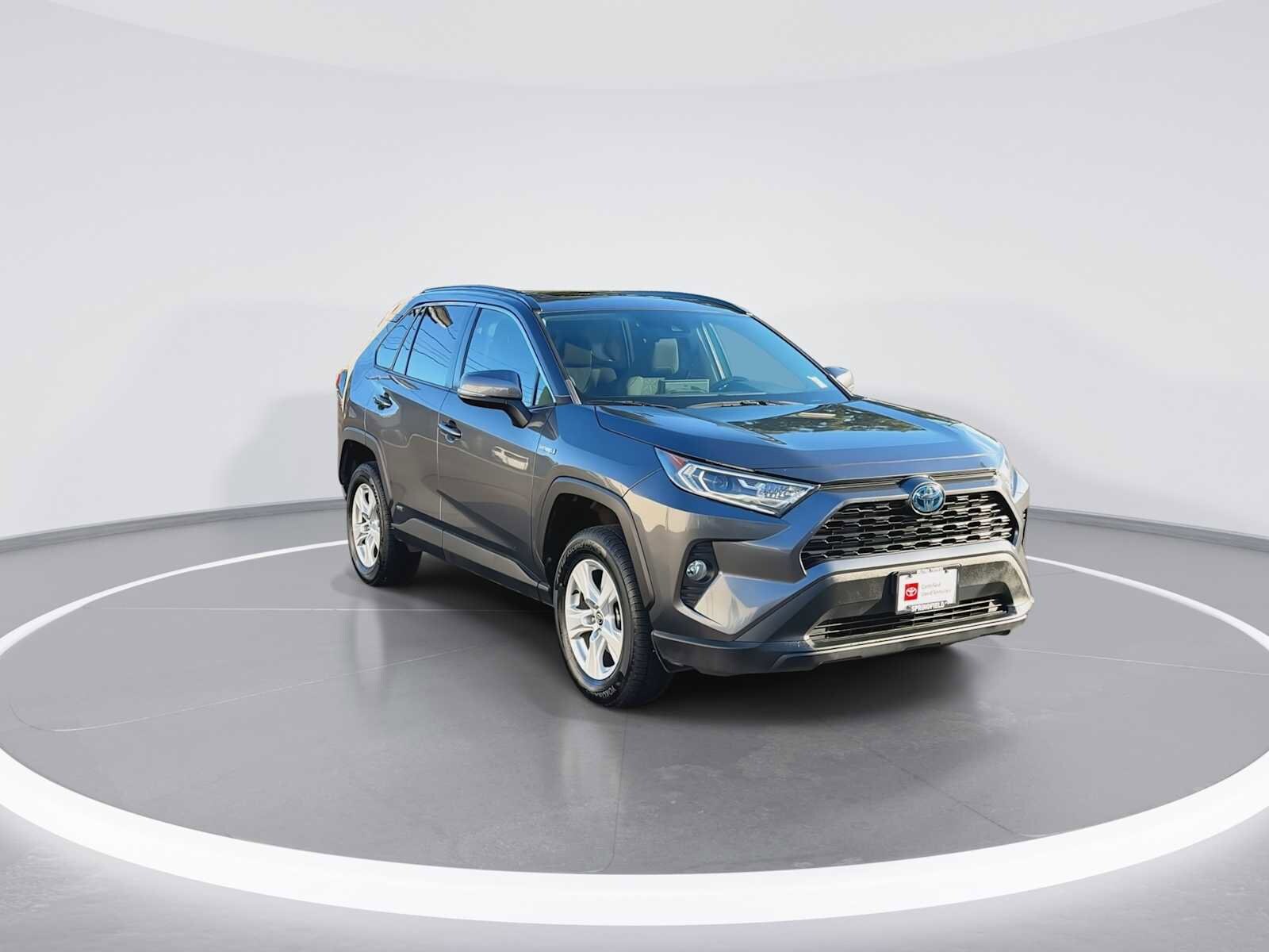 2021 Toyota RAV4 Hybrid XLE photo 2