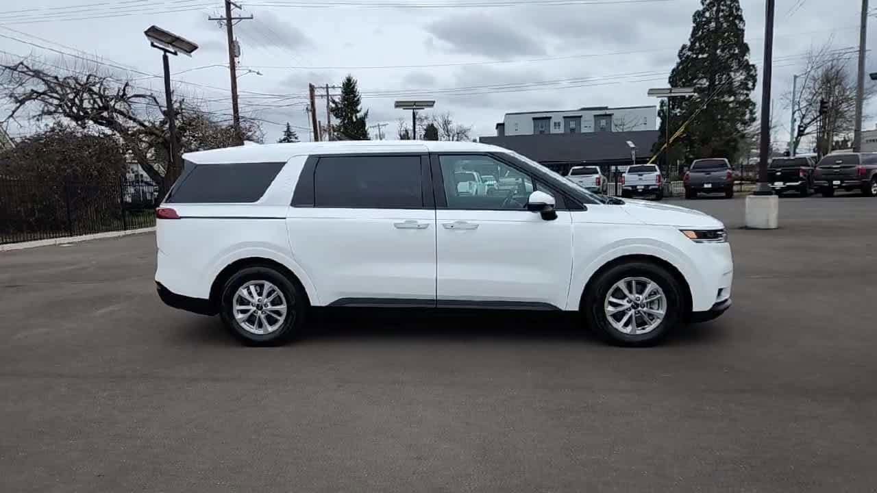 Thumbnail: 2024 Kia Carnival - 9