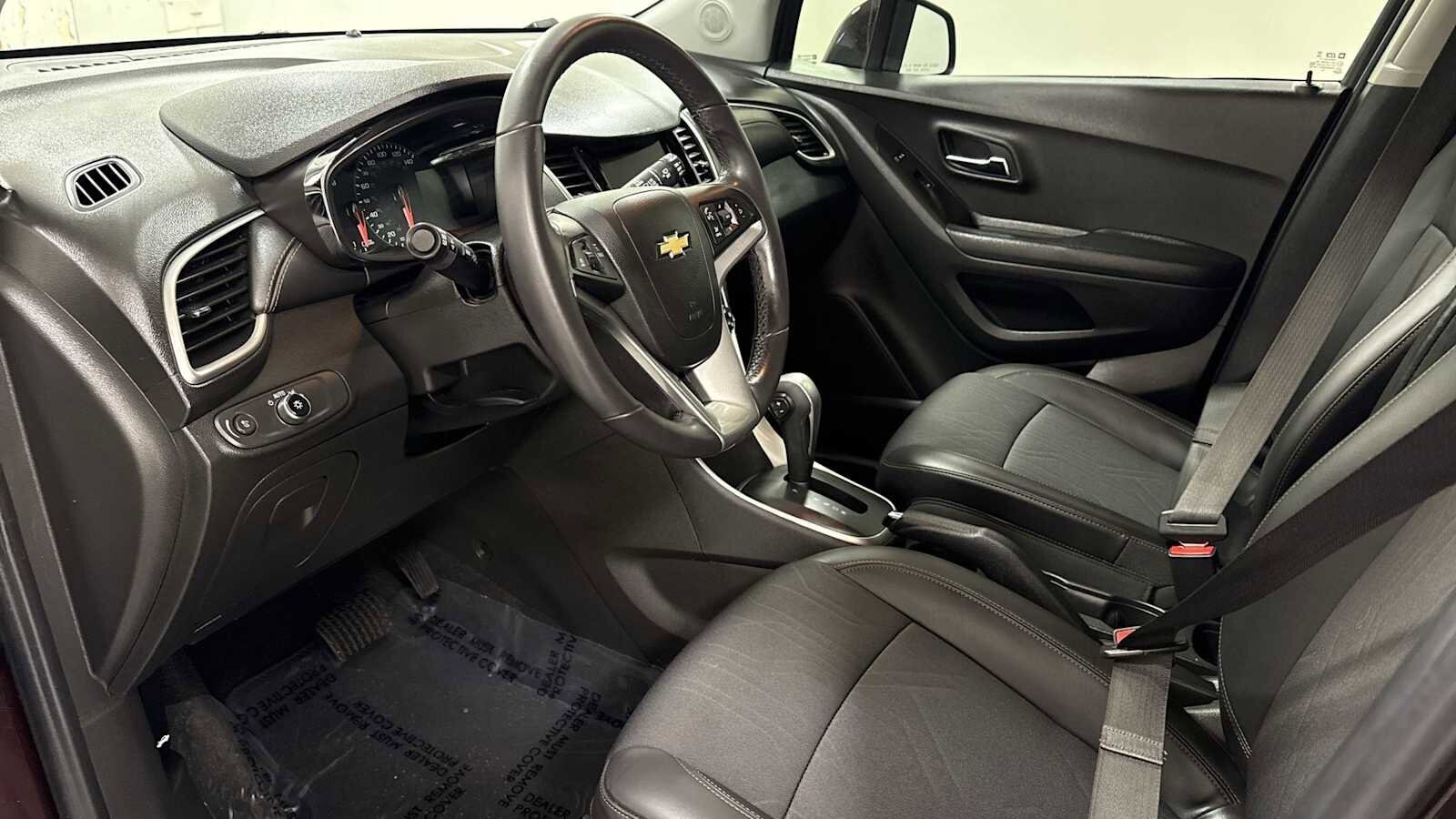 Thumbnail: 2022 Chevrolet Trax - 12