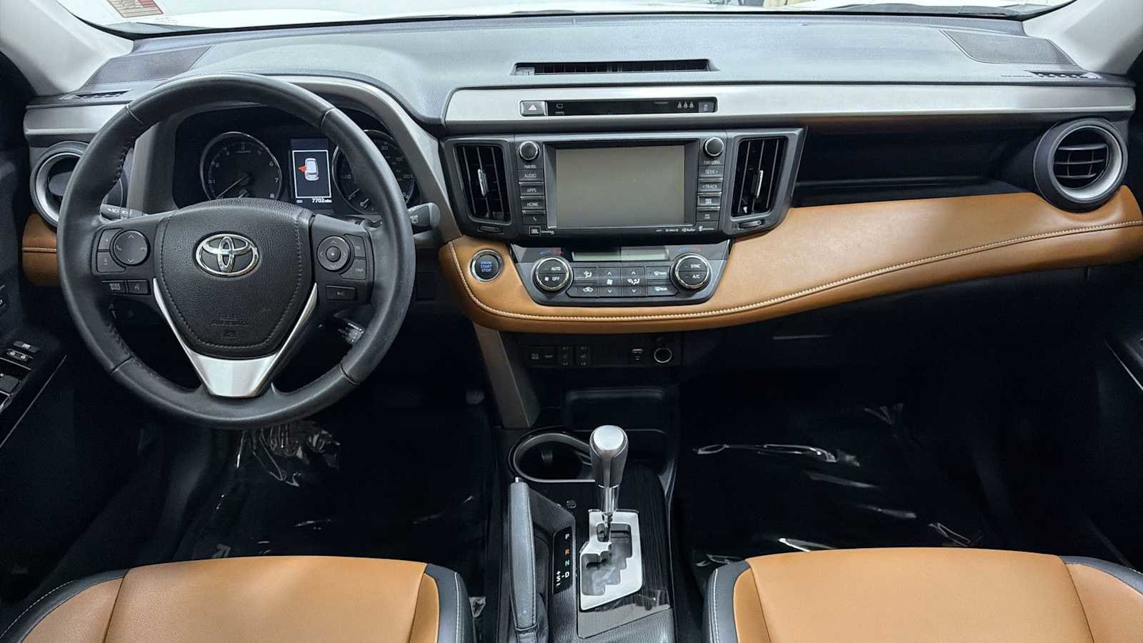 Thumbnail: 2018 Toyota RAV4 - 27