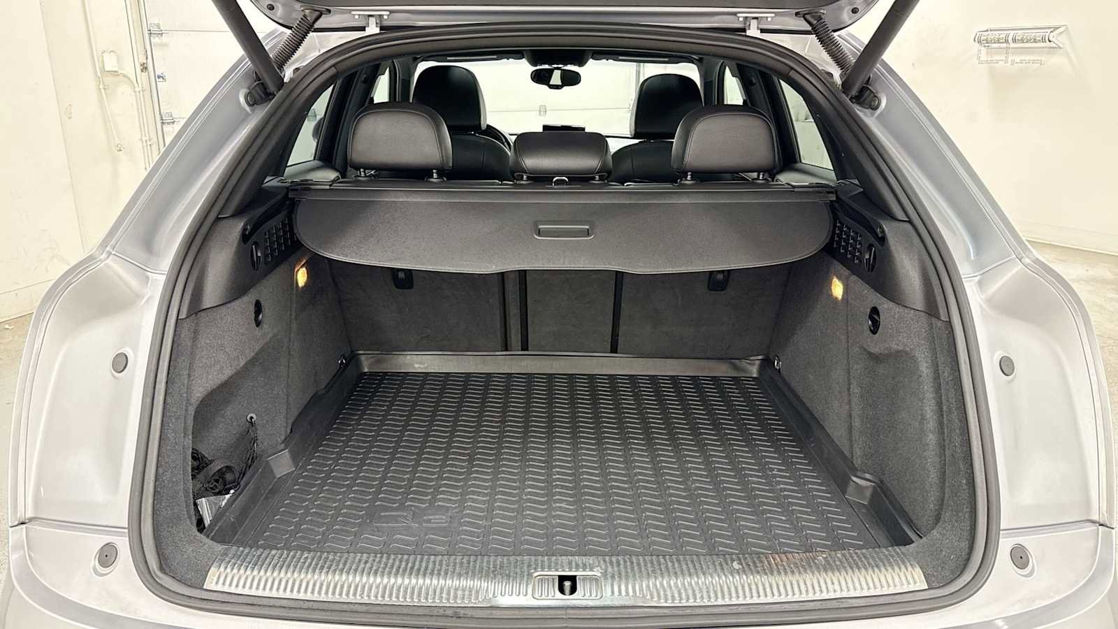 Thumbnail: 2015 Audi Q3 - 28