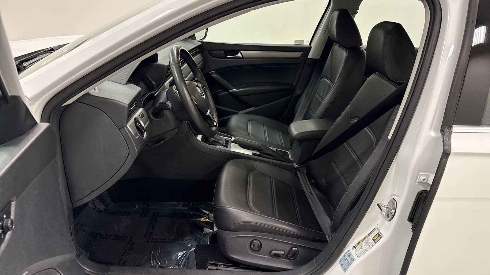 Thumbnail: 2021 Volkswagen Passat - 13