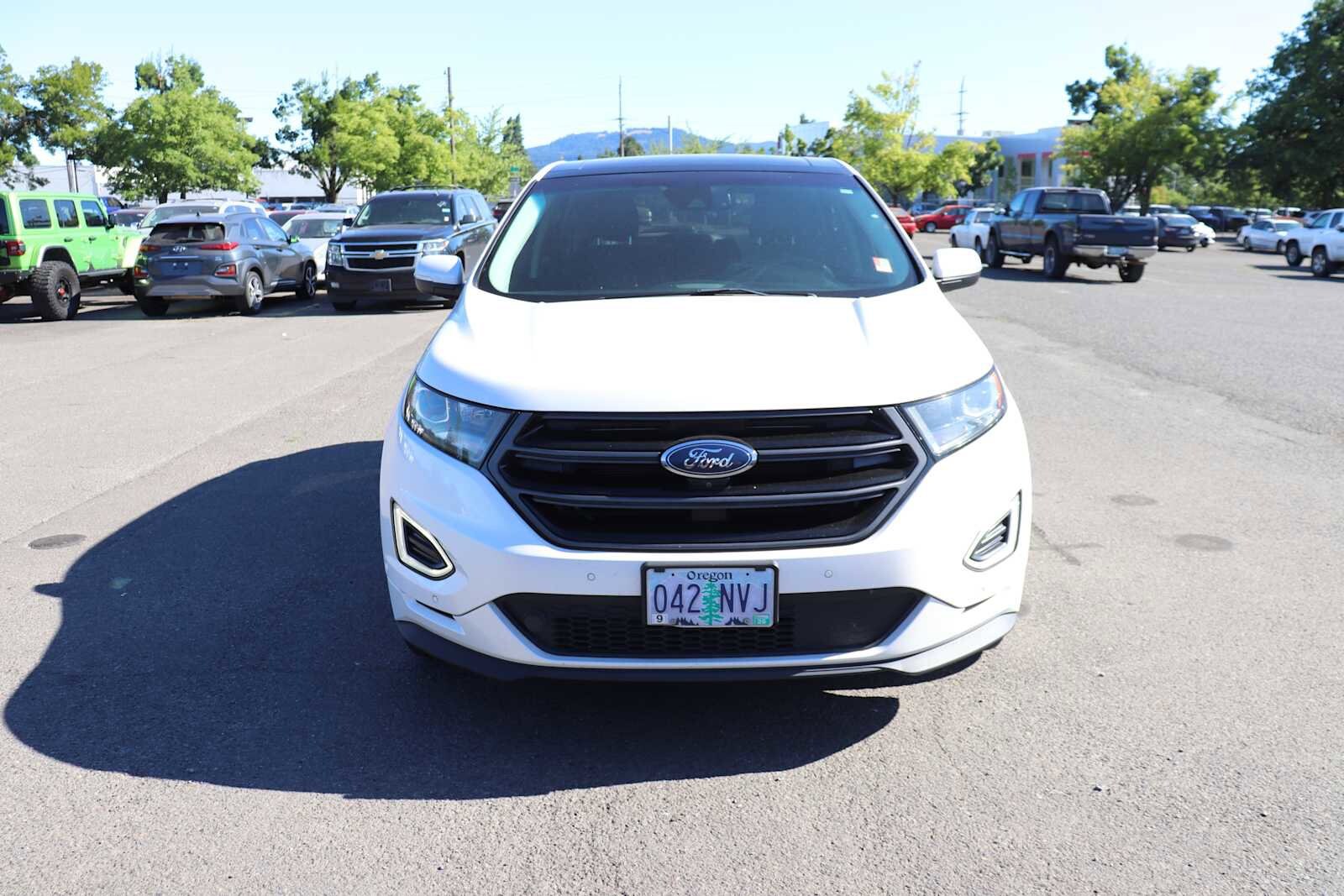 2015 Ford Edge Sport photo 2
