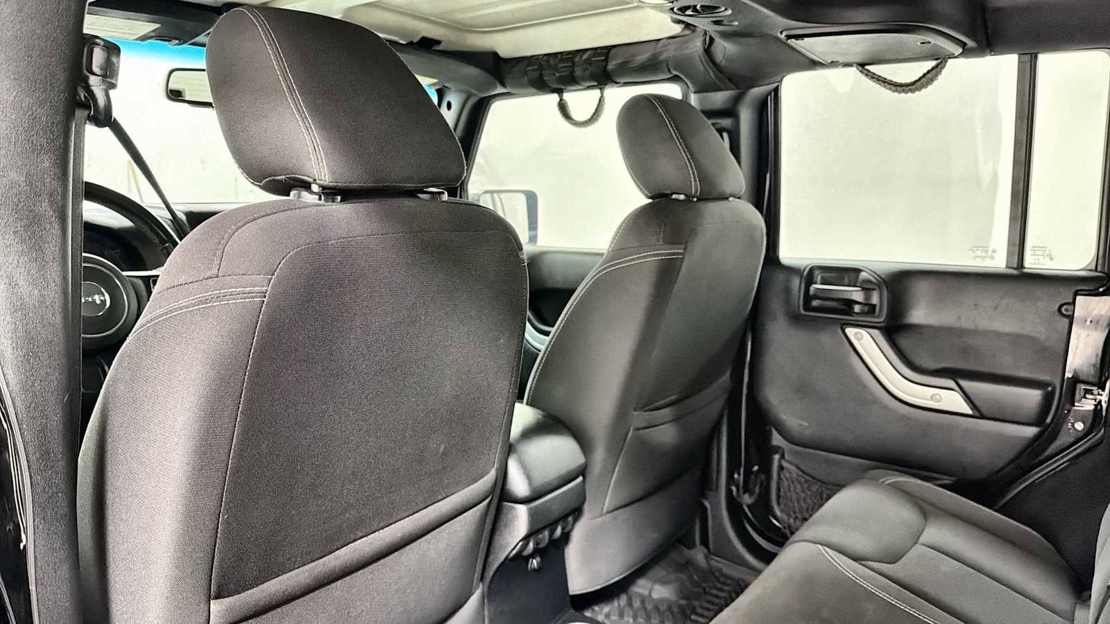 Thumbnail: 2015 Jeep Wrangler - 22