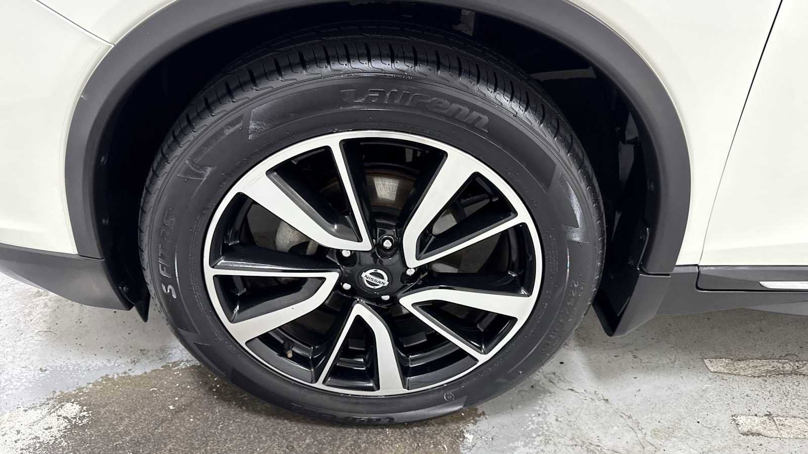 Thumbnail: 2020 Nissan Rogue - 10