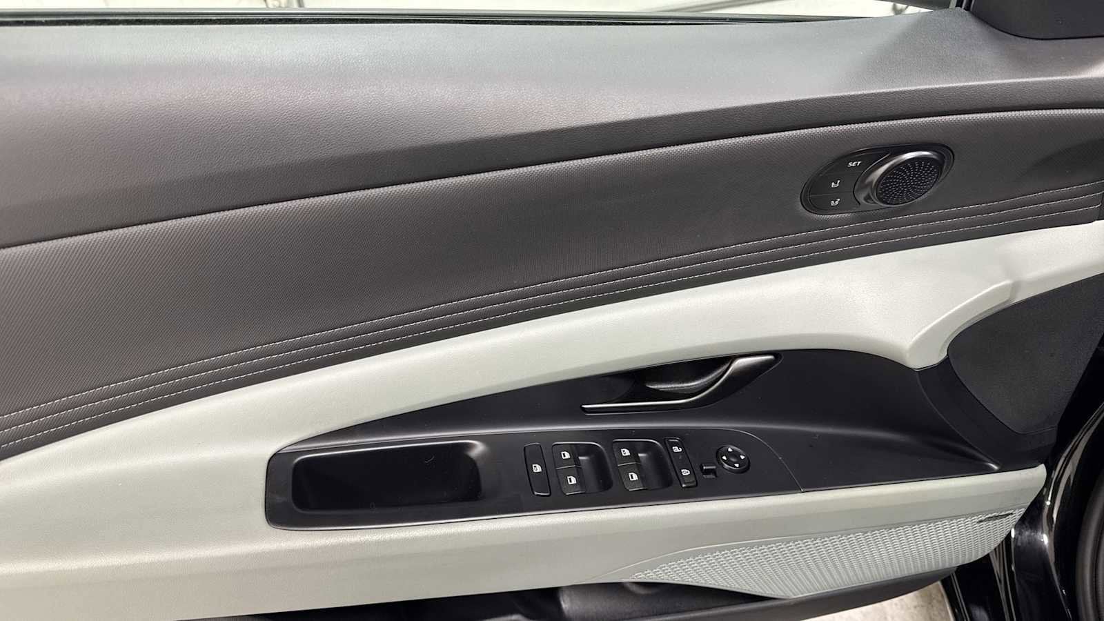 Thumbnail: 2025 Hyundai Elantra - 15